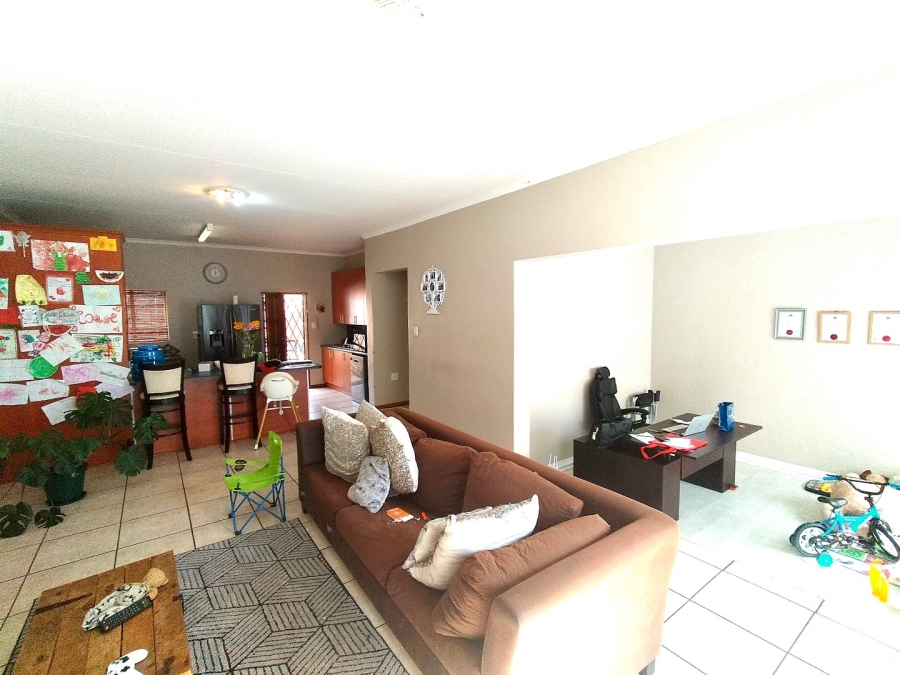 3 Bedroom Property for Sale in Langenhovenpark Free State